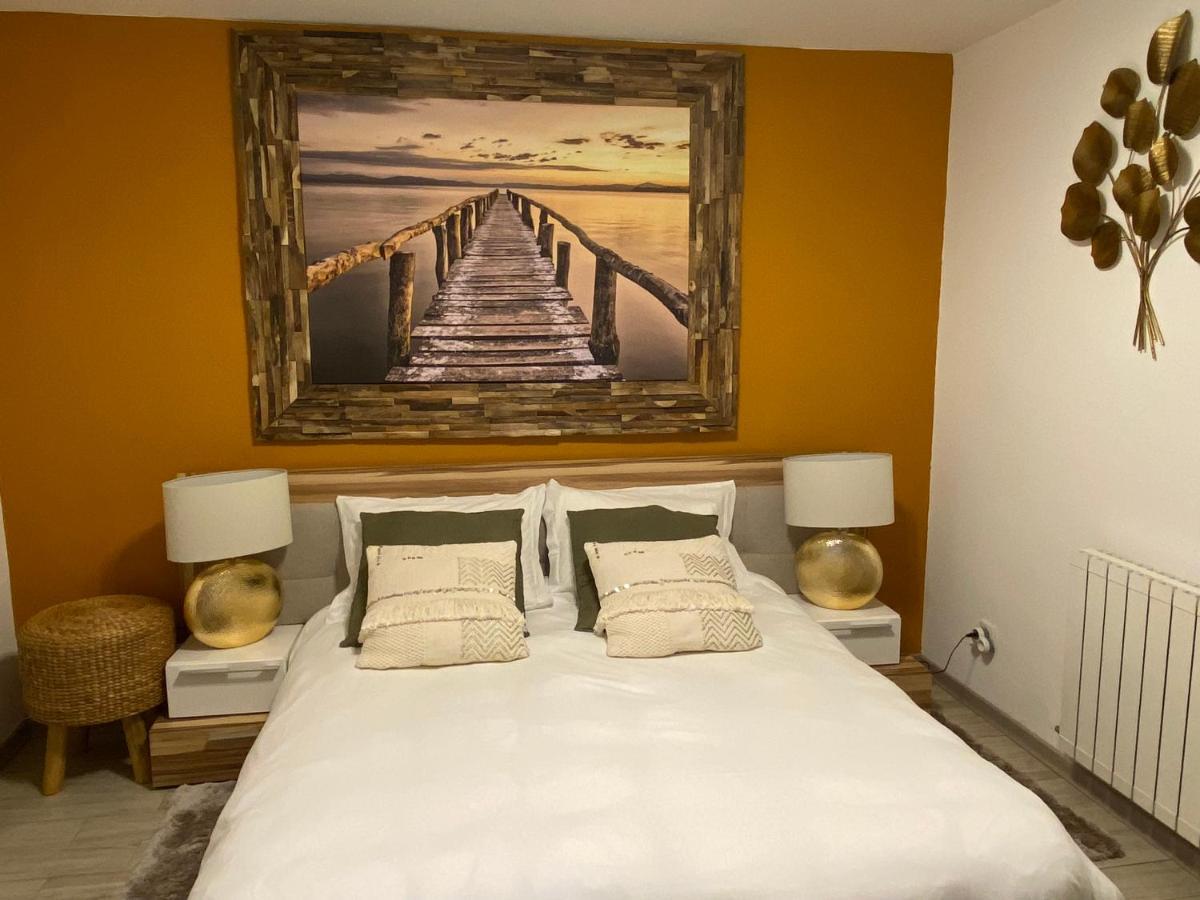 Le Jardin De Celina Bed & Breakfast Valensole Exterior foto