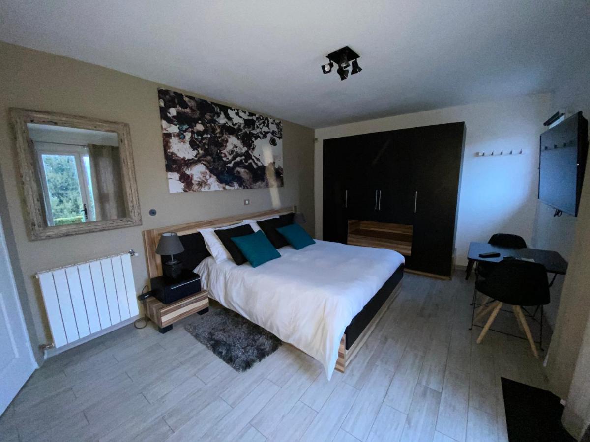 Le Jardin De Celina Bed & Breakfast Valensole Exterior foto