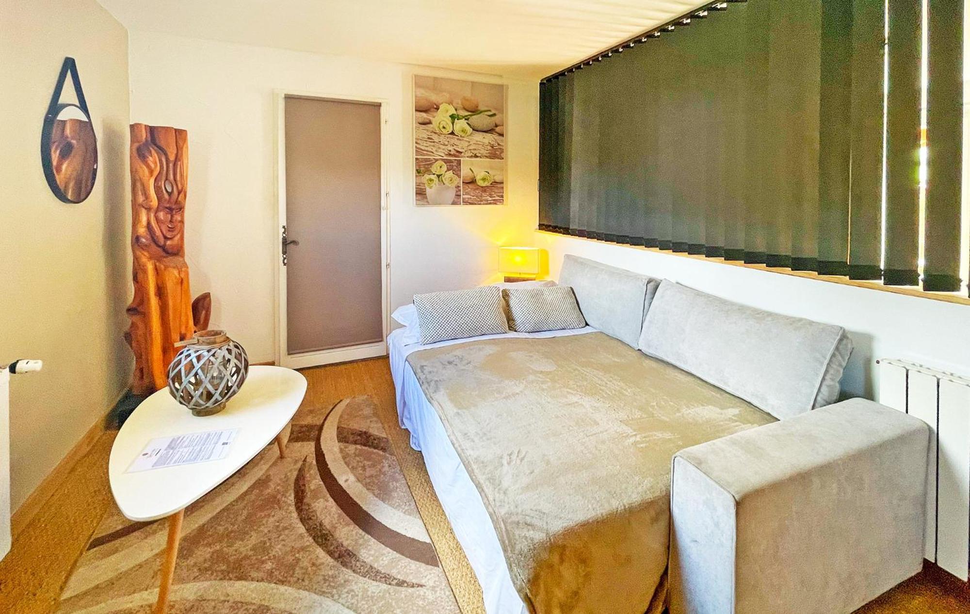 Le Jardin De Celina Bed & Breakfast Valensole Exterior foto