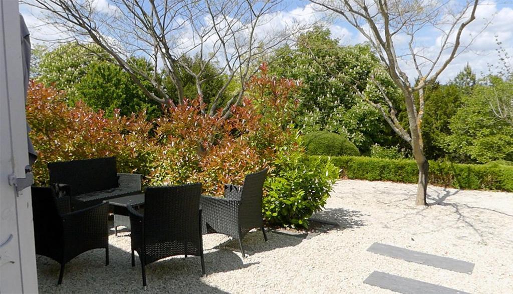 Le Jardin De Celina Bed & Breakfast Valensole Exterior foto